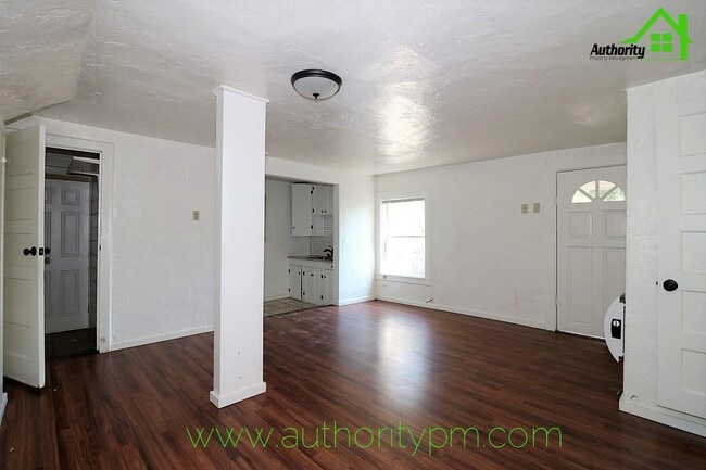 Building Photo - 1135 Magnolia Ave