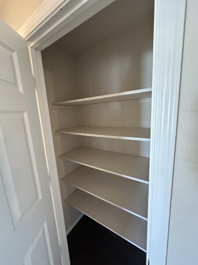 Building Photo - 1328 Goldenrod Pl