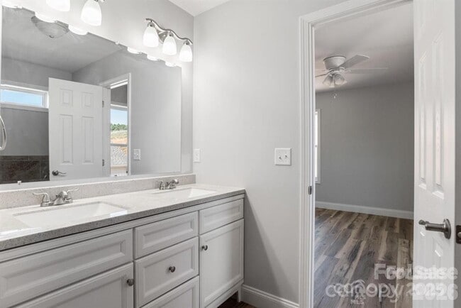 Building Photo - 135 Quinn Hill Ln