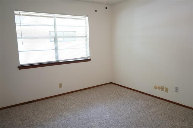 Building Photo - 3905 Glenbrook Dr