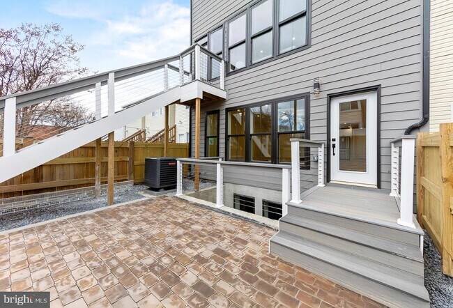 Building Photo - 5404 4th St NW