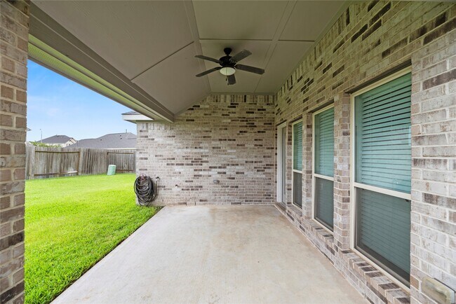 Building Photo - 31222 Pinebrook Falls Ln