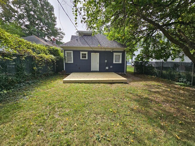 Building Photo - 519 Howard St