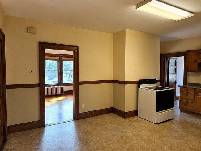 Building Photo - 30 Bemis St