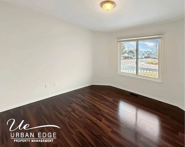 Building Photo - 3 Bed 2 Bath Home off Garrity - All landscaping included