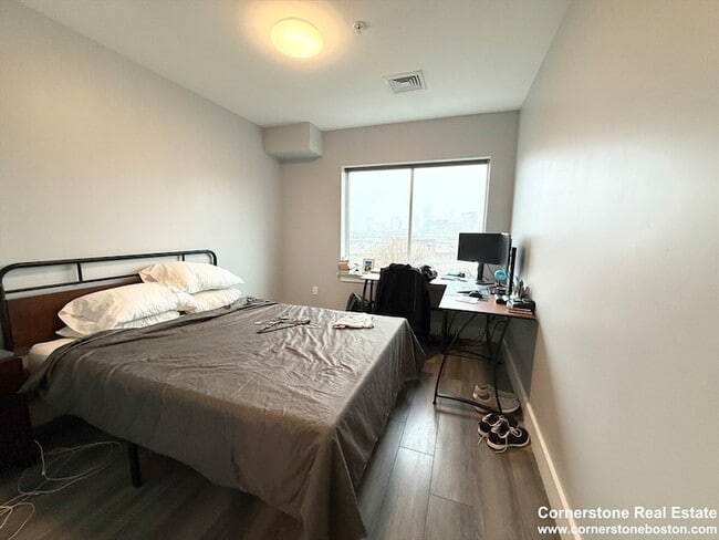 Building Photo - 55 W Fifth St