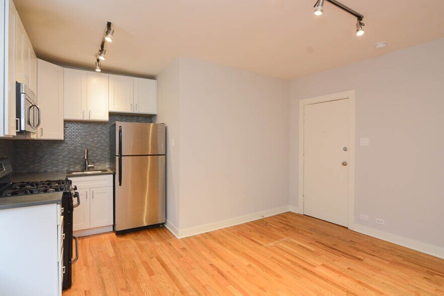 Building Photo - 2425 N Kedzie Blvd