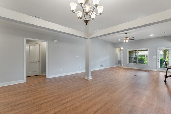 Building Photo - 323 Harbor Glen Dr SW