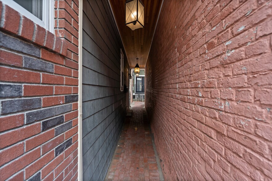 Building Photo - 2 Walsh Pl