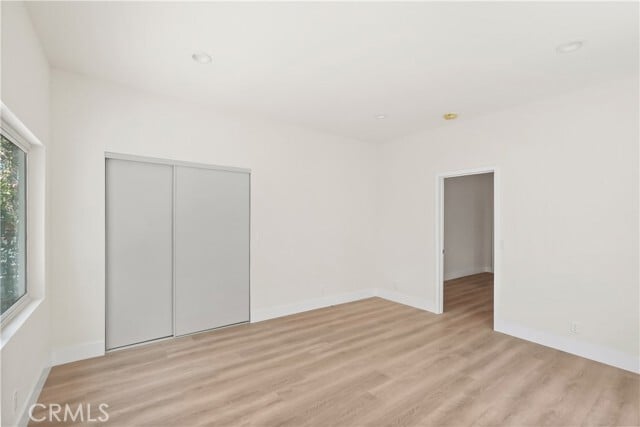 Building Photo - 1530 N Mariposa Ave