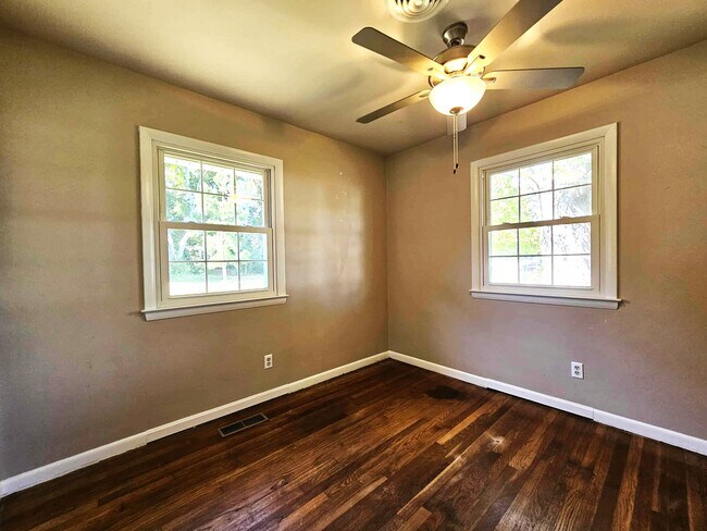 Building Photo - 308 Carey Ave