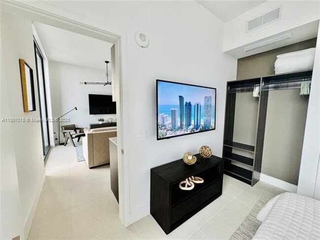 Building Photo - 159 NE 6th St