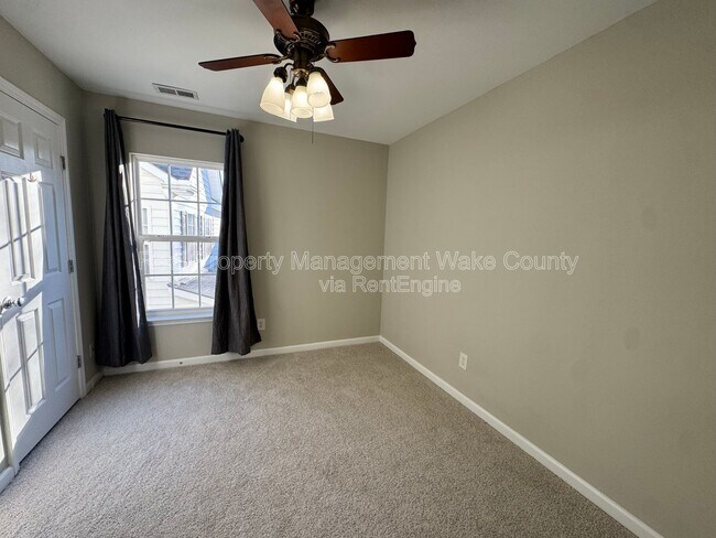 Building Photo - 1413 Crimson Creek Dr