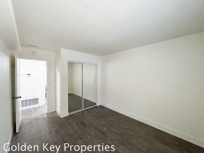 Building Photo - Beautiful move-in ready home in Guajome Park Estates!