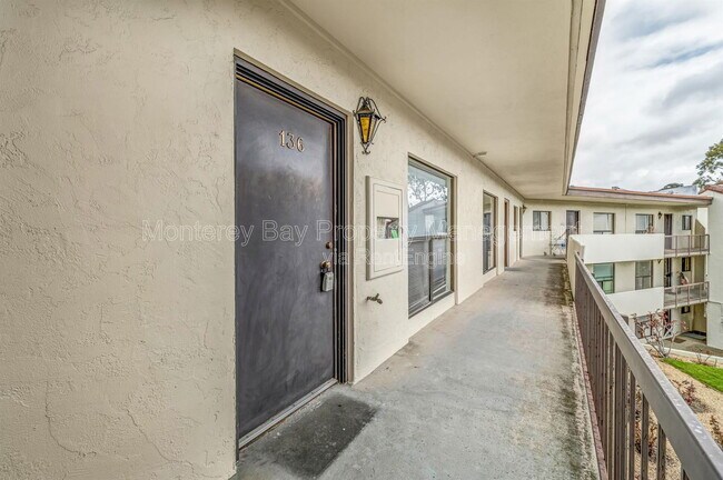 Building Photo - 500 Glenwood Cir