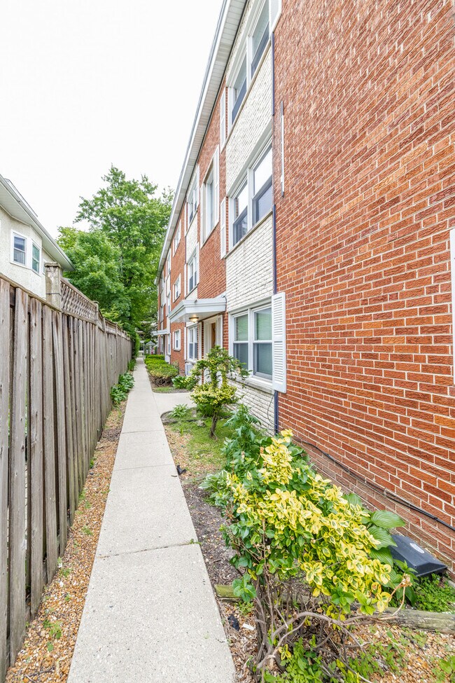 Building Photo - 406 Franklin Ave