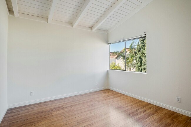 Building Photo - 845 2nd St