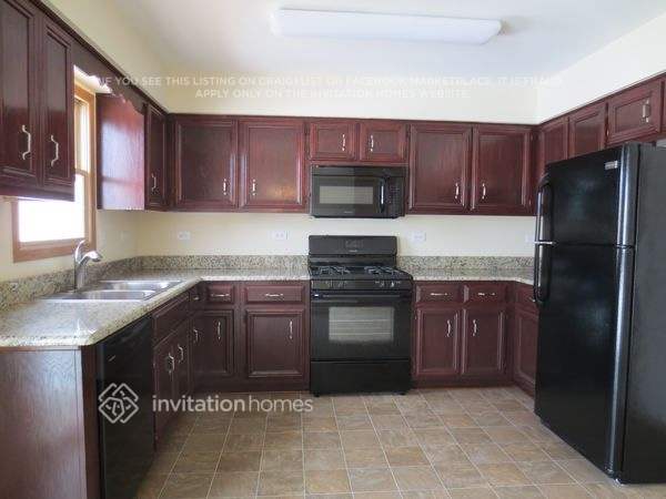 Building Photo - 2106 Cumberland Dr