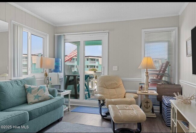 Building Photo - 301 Commerce Way