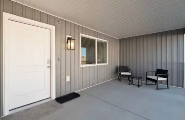 Building Photo - 310 W 2100 N