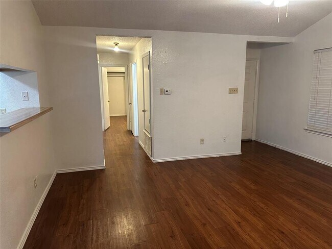 Building Photo - 16303 Edgemere Dr