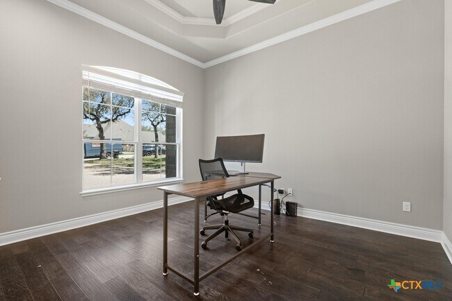 Building Photo - 1745 Alta Vista Loop