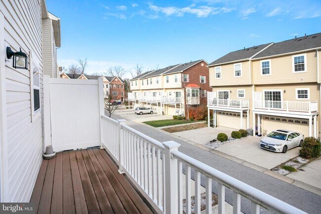 Building Photo - 2887 Falkirk Alley