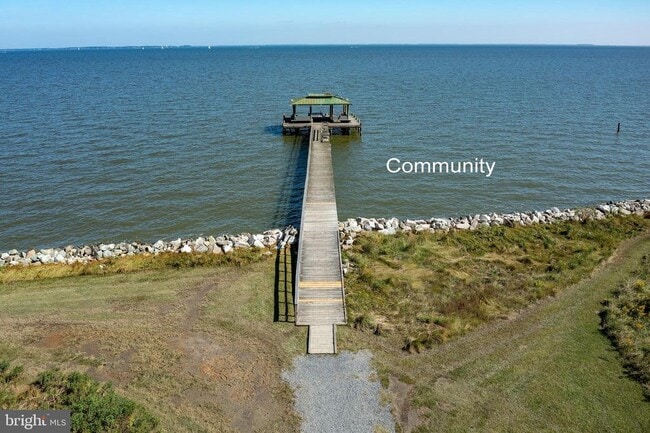 Building Photo - 1193 Maple Ave