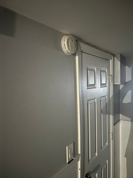 Building Photo - 7914 S Champlain Ave