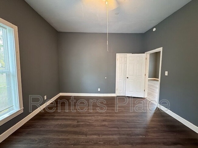Building Photo - 517 N 9th St
