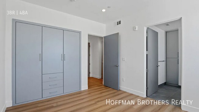 Building Photo - 836 S Shenandoah St