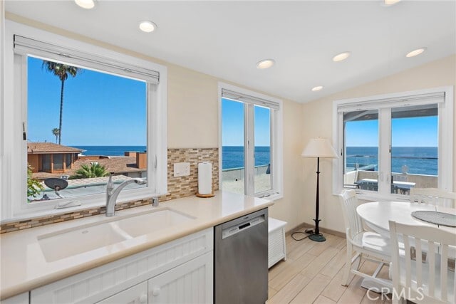 Building Photo - 1059 Gaviota Dr