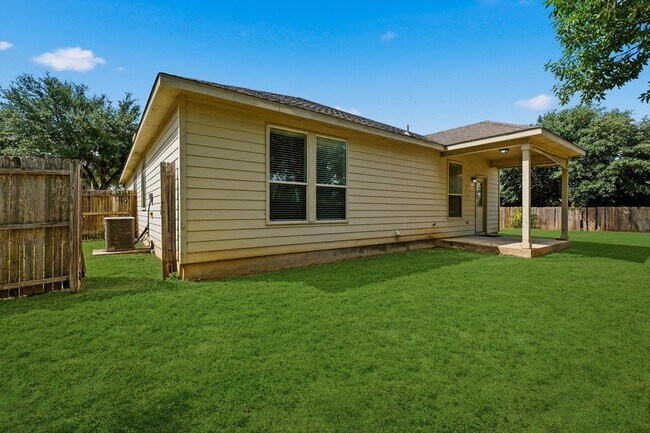 Building Photo - New LVP Flooring & Large Backyard in Schertz