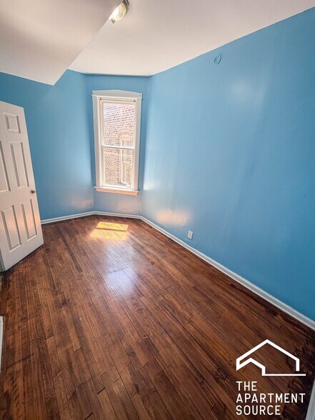Building Photo - 1426 S Avers Ave