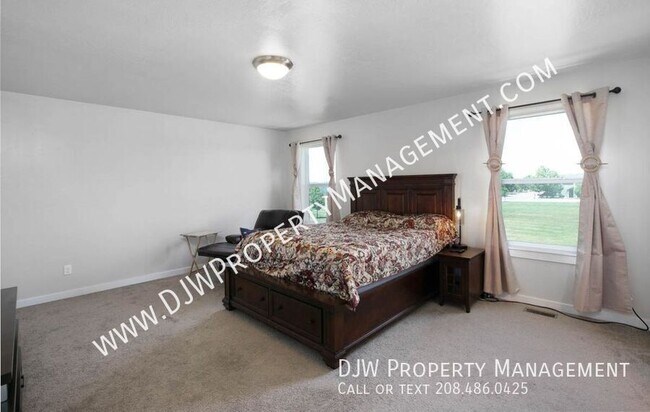 Building Photo - 5218 N Zamora Way
