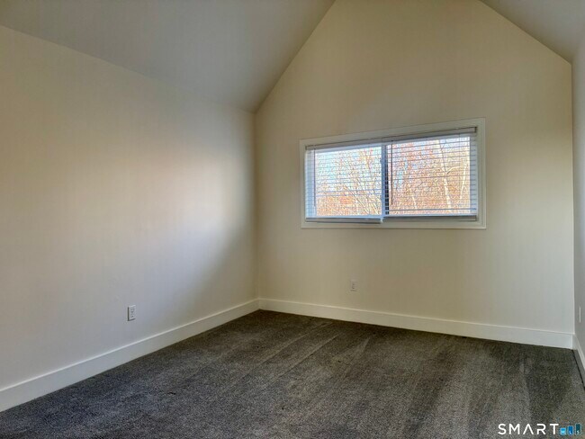 Building Photo - 87 Montoya Dr