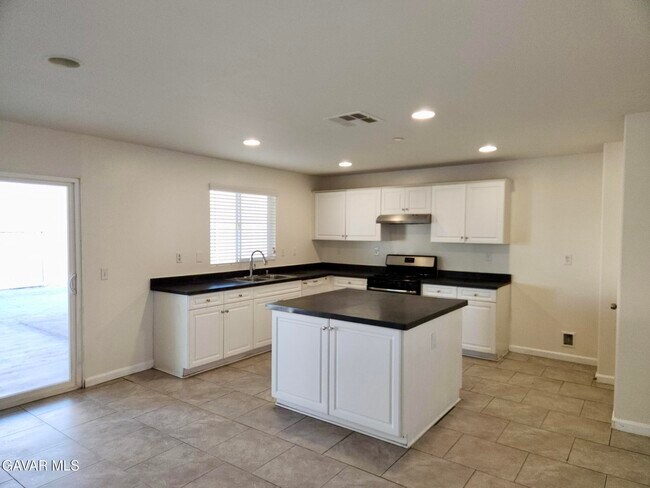 Building Photo - 43256 Carol Dr