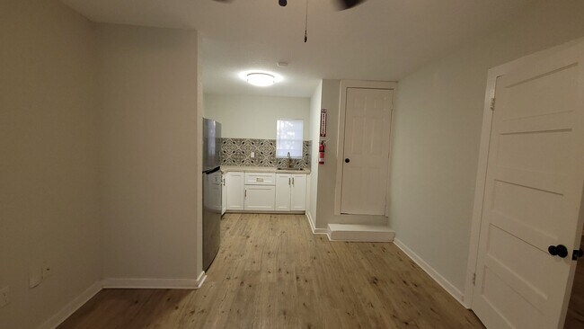 Building Photo - 212 Placid Dr