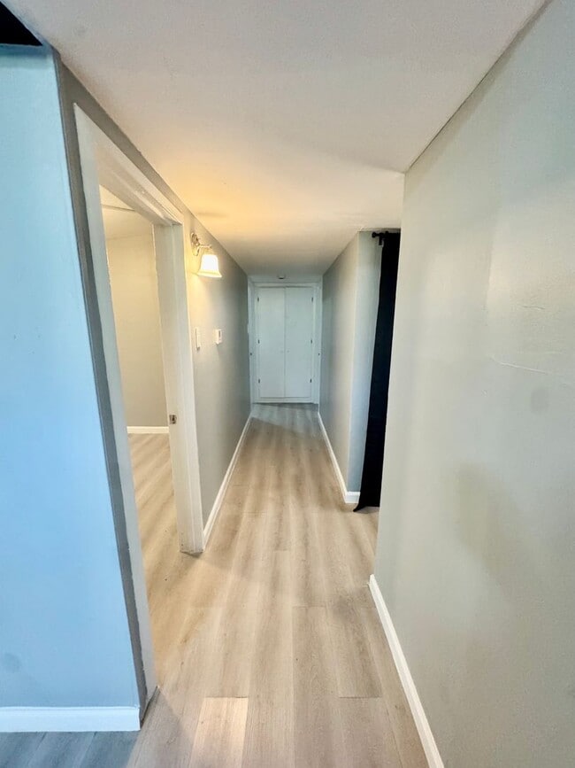 Building Photo - Don’t miss this opportunity!