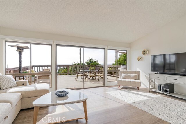 Building Photo - 11813 Ellice St