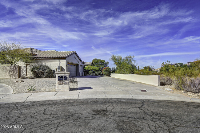 Building Photo - 12113 E Sahuaro Dr