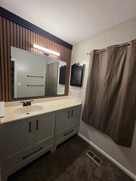 Building Photo - 283 Ferdinand Cir