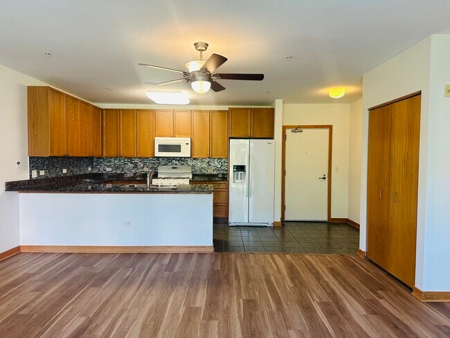 Building Photo - 7753 Van Buren St