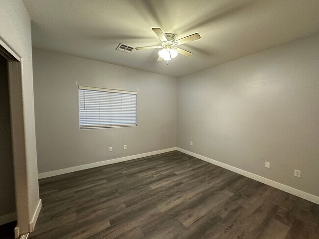 Building Photo - Upgraded 3 bedroom!