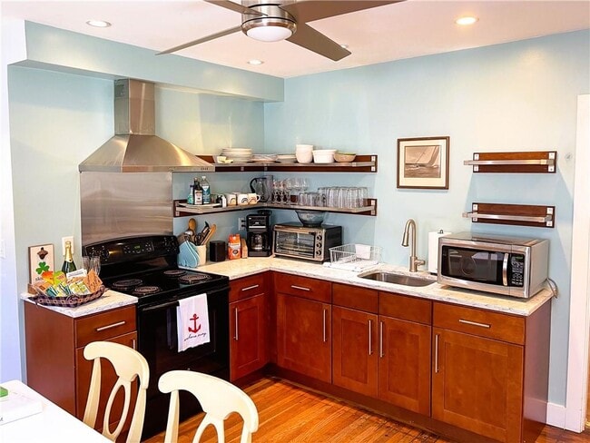 Building Photo - 6 Pope St