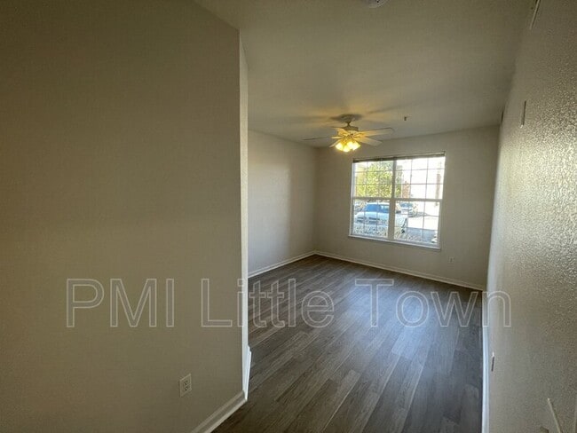 Building Photo - 5714 N Gibralter Way