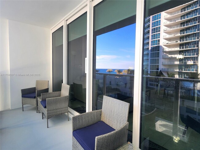 Building Photo - 3505 S Ocean Dr