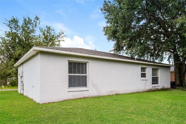 Building Photo - 1109 Cambourne Dr