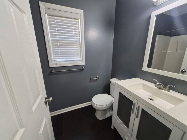 Building Photo - 305 Rack Ln