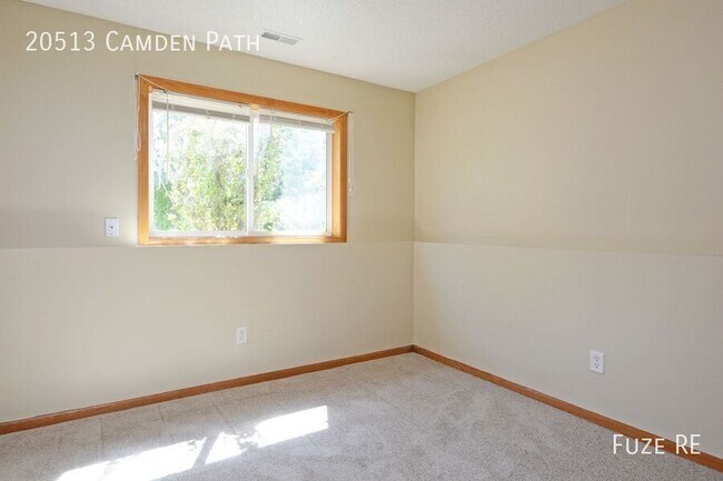Building Photo - 20513 Camden Path